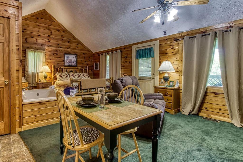 Forever Yours, Hot Tub, 1089 Of Free Attraction Tickets For Each Paid Day, Dollywood And More Пиджен Фордж Екстериор снимка