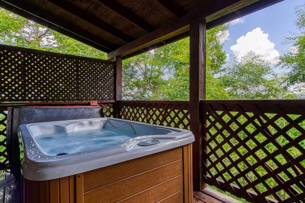 Forever Yours, Hot Tub, 1089 Of Free Attraction Tickets For Each Paid Day, Dollywood And More Пиджен Фордж Екстериор снимка